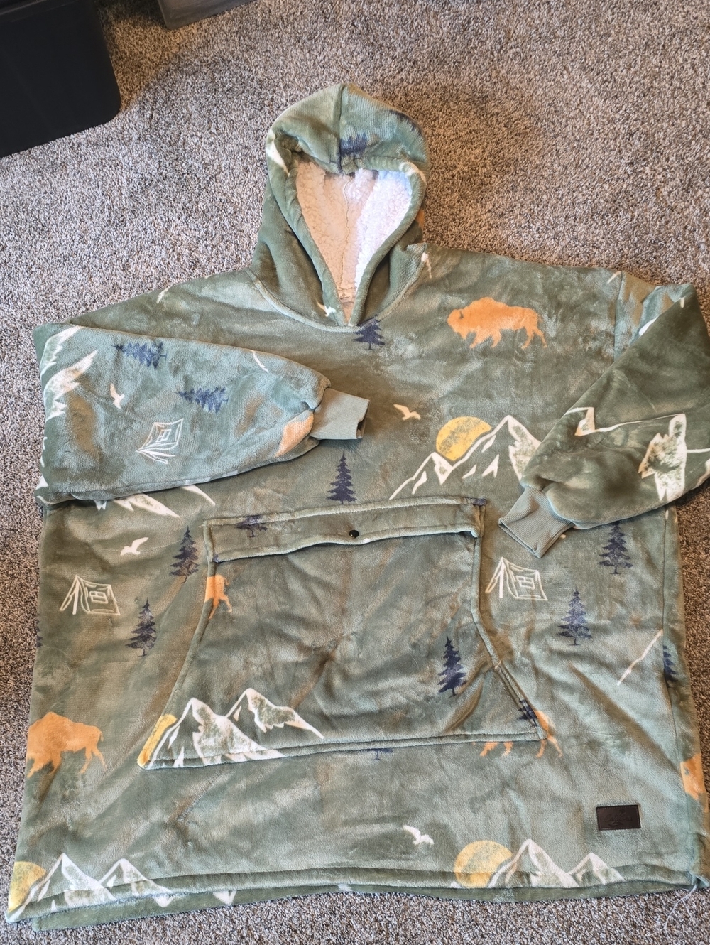 Sherpa-Lined Hooded Pullover Jacket - Olive Mountain Print